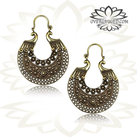 Pair of Antiqued White Brass Steam Punk Earrings, Silver Tone Earrings on Fish Hooks.